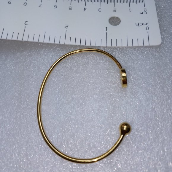 Sarah Chloe 925 marked Adjustable Bangle with engraved C, gold plated - Picture 6 of 9